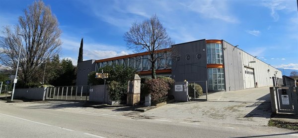 capannone in affitto a Foligno in zona Paciana