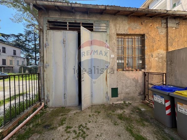 locale di sgombero in affitto a Foligno