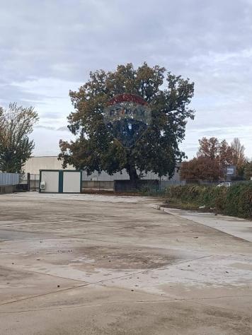 negozio in affitto a Foligno in zona Paciana
