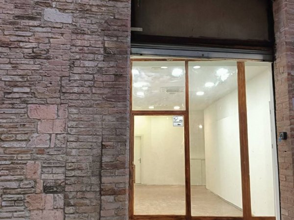 negozio in affitto a Foligno
