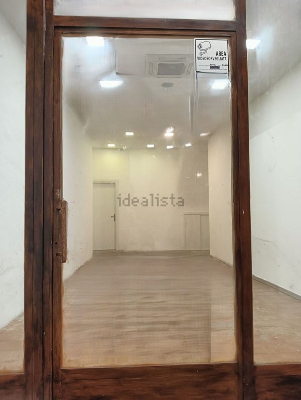 locale commerciale in affitto a Foligno