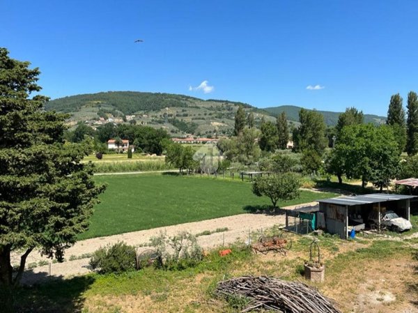 appartamento in affitto a Foligno in zona Vescia