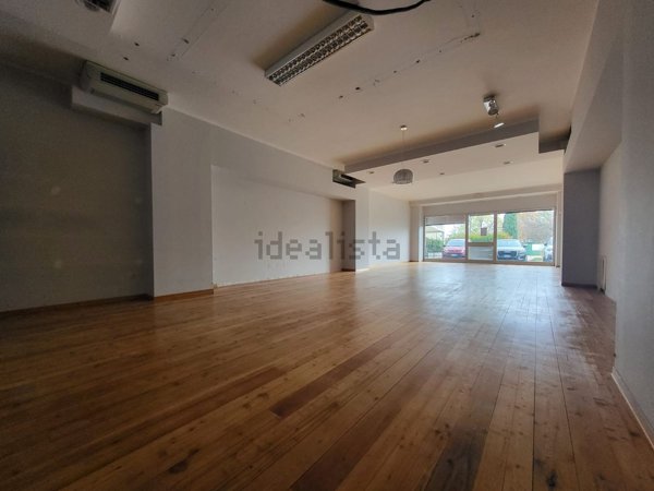 locale commerciale in affitto a Foligno