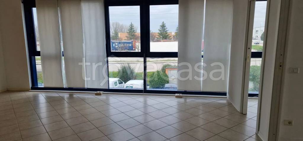 ufficio in affitto a Foligno in zona Sant'Eraclio