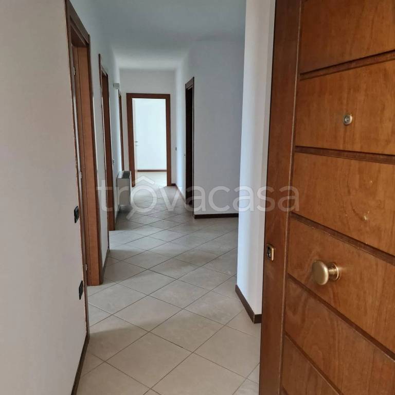 ufficio in affitto a Foligno in zona Paciana