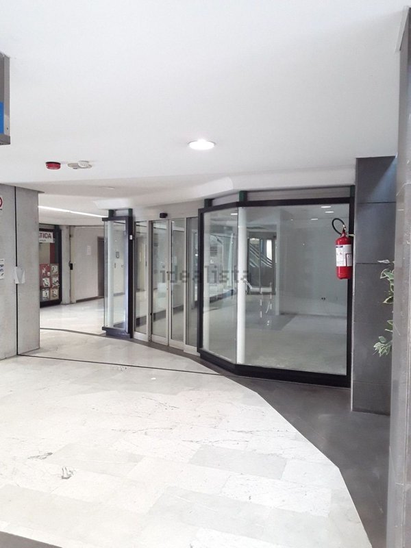 negozio in affitto a Foligno