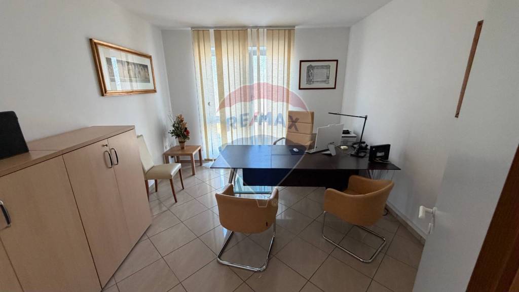 ufficio in affitto a Foligno in zona Paciana