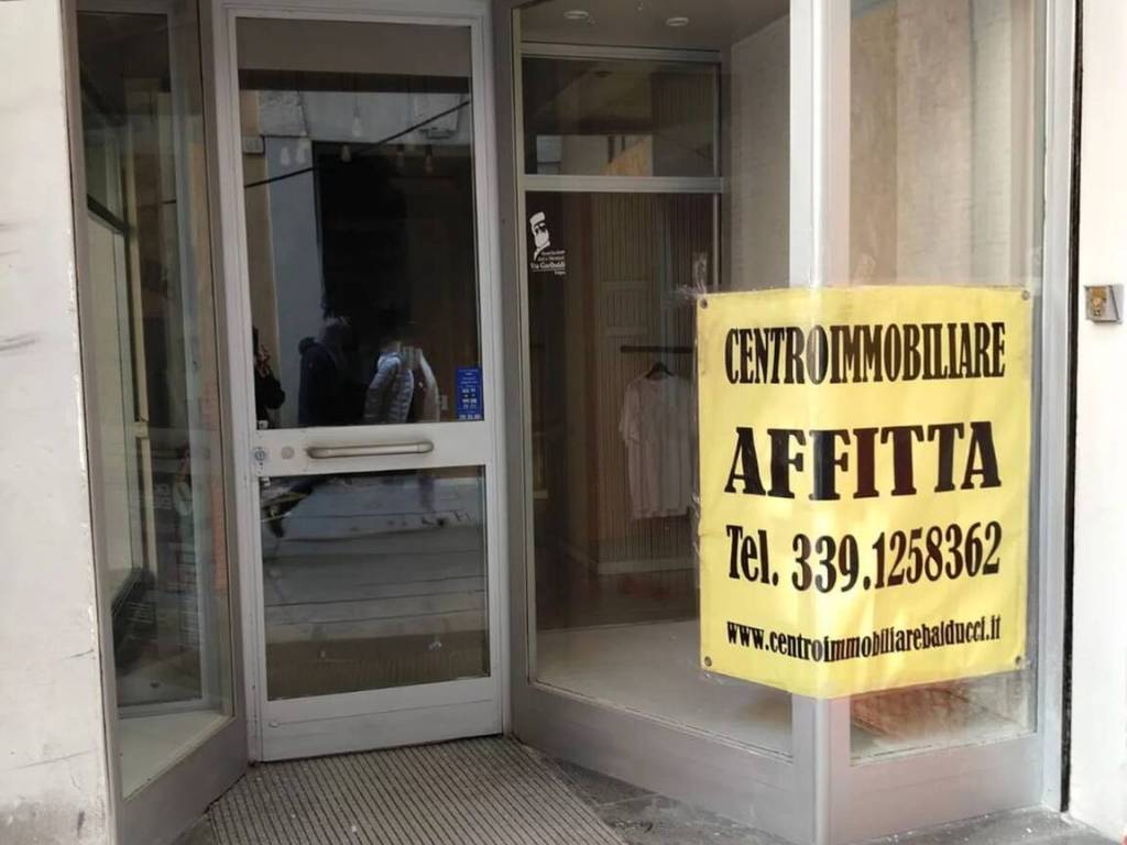 negozio in affitto a Foligno