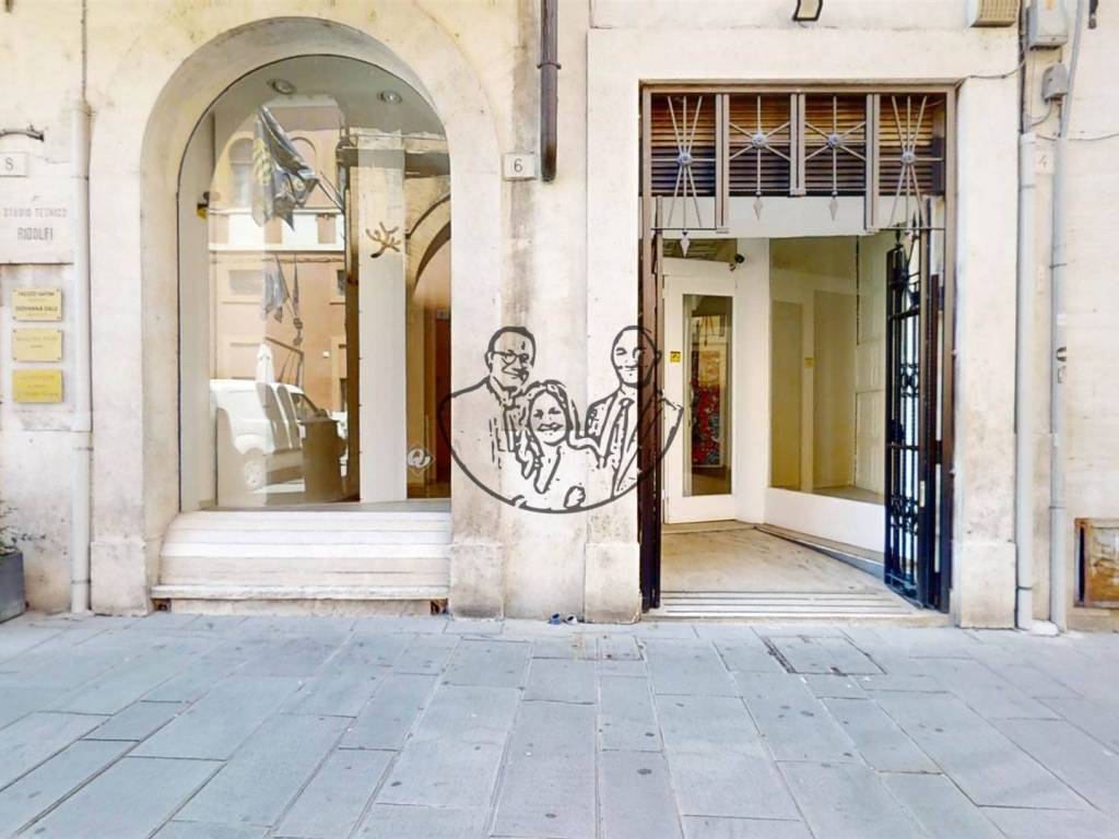 negozio in affitto a Foligno