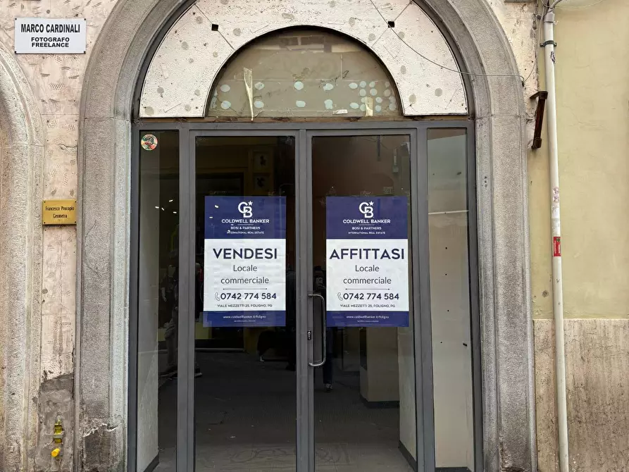 locale commerciale in affitto a Foligno