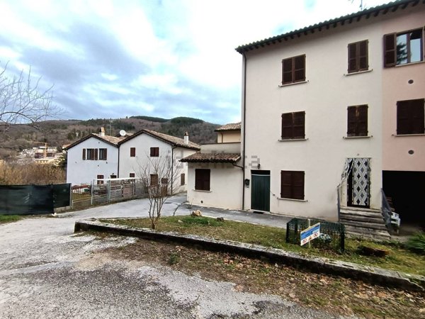 appartamento in affitto a Foligno in zona Casenove