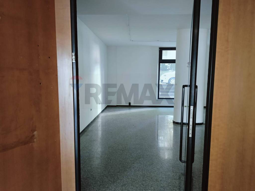 negozio in affitto a Foligno