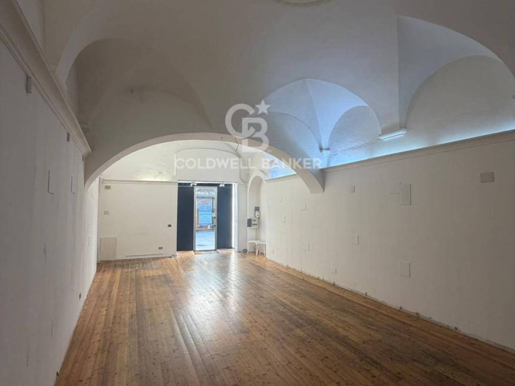 negozio in affitto a Foligno