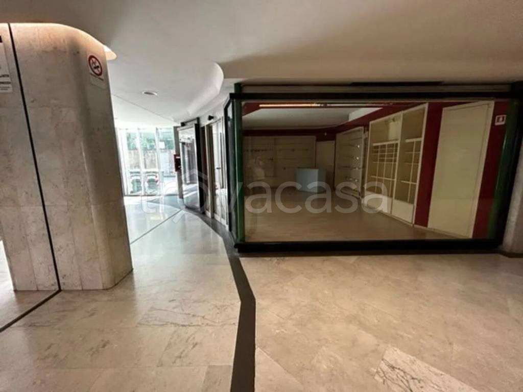 negozio in affitto a Foligno in zona Cantagalli