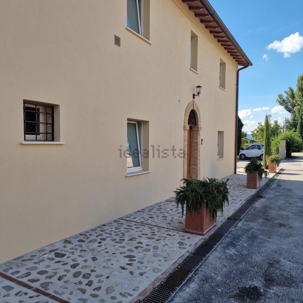 casale in affitto a Foligno in zona Budino