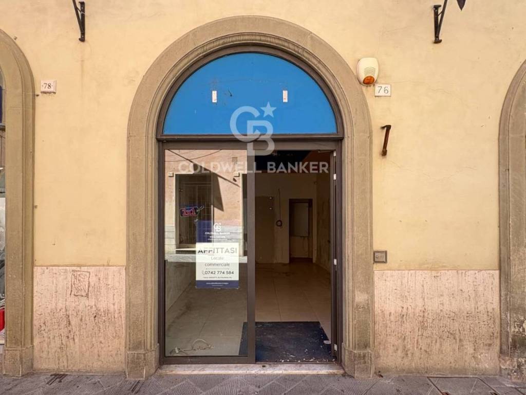 negozio in affitto a Foligno