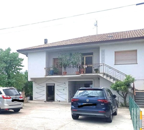 casa indipendente in affitto a Gualdo Cattaneo in zona Marcellano