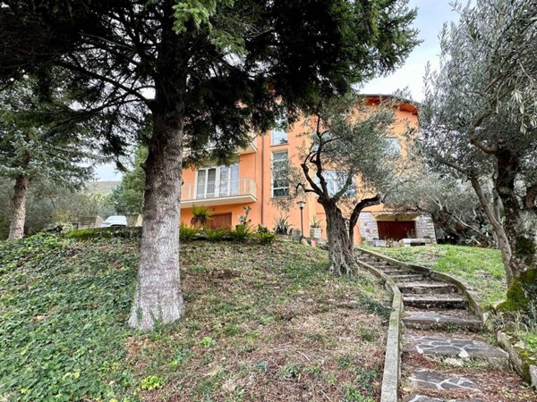 casa indipendente in affitto a Gualdo Tadino