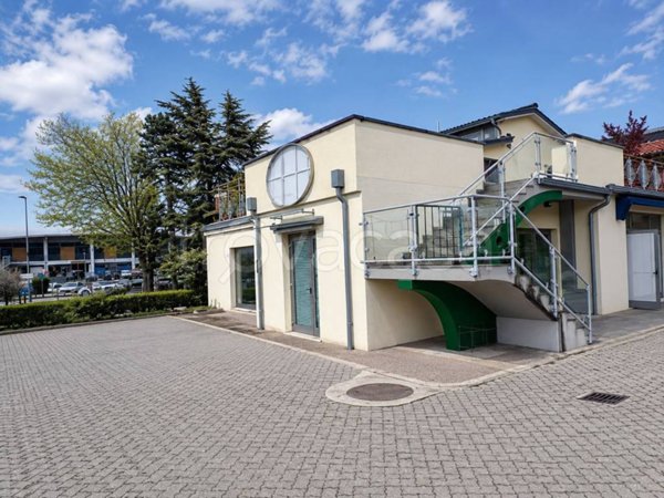 negozio in affitto a Gualdo Tadino