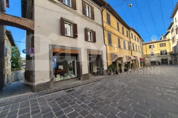 locale commerciale in affitto a Gubbio