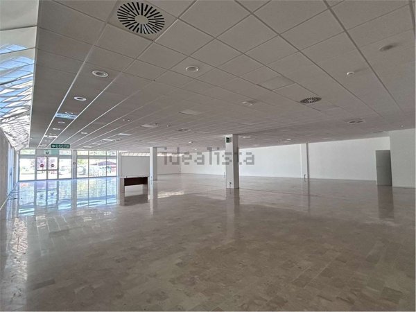 locale commerciale in affitto a Magione