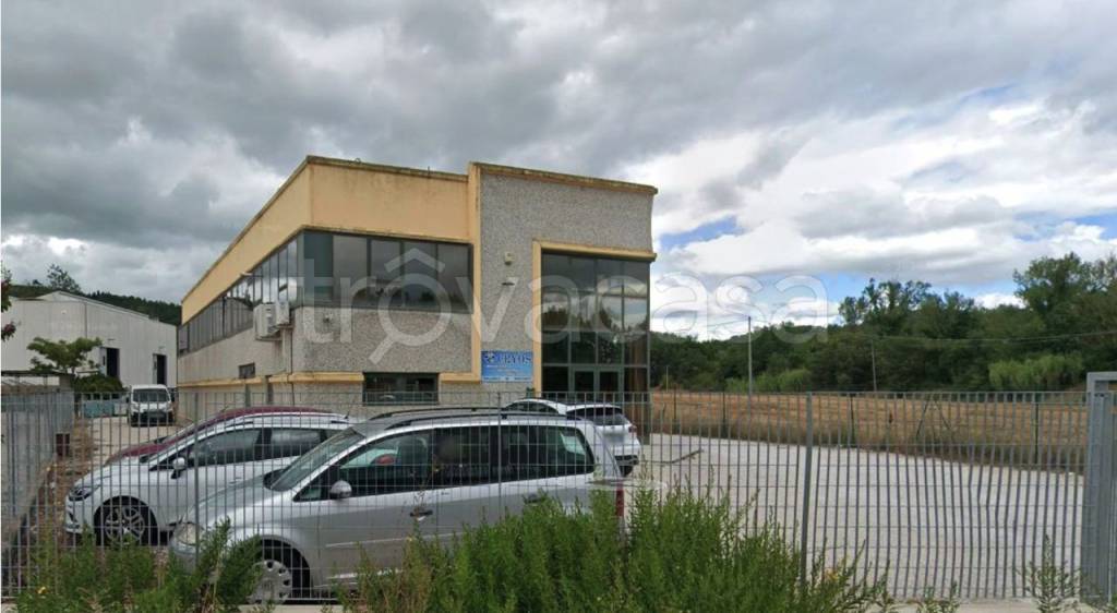 locale commerciale in affitto a Magione