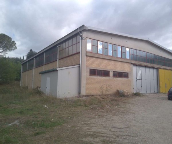 locale commerciale in affitto a Marsciano