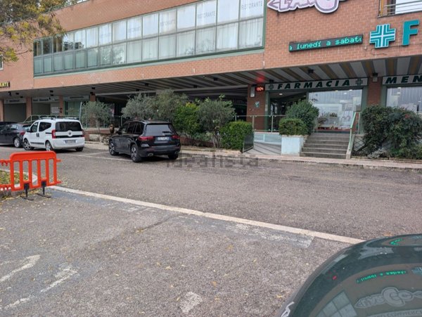 locale commerciale in affitto a Marsciano