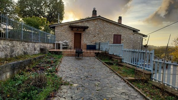 appartamento in affitto a Massa Martana in zona Colpetrazzo