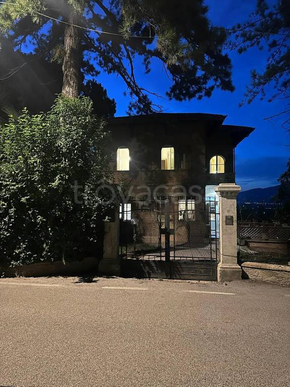 casa indipendente in affitto a Montefalco