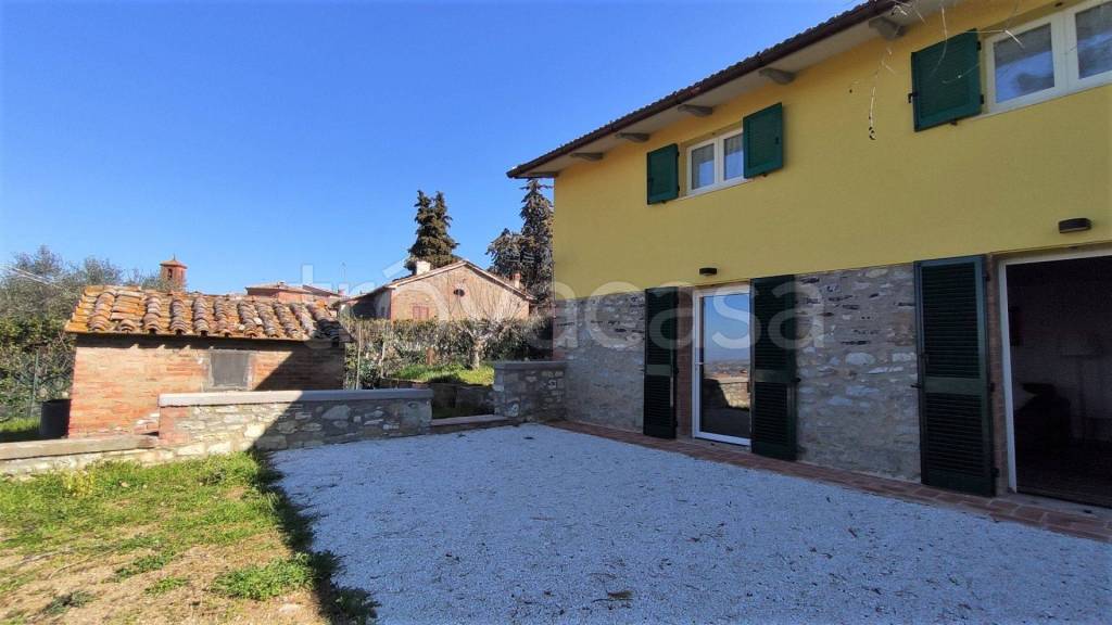 appartamento in affitto a Paciano