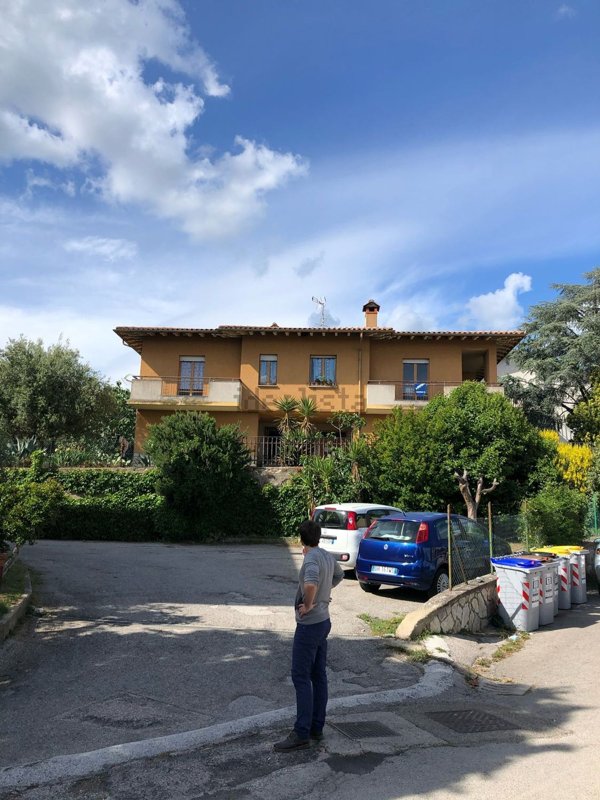 casa indipendente in affitto a Passignano sul Trasimeno