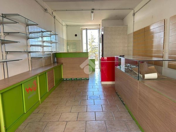negozio in affitto a Perugia in zona Monteluce