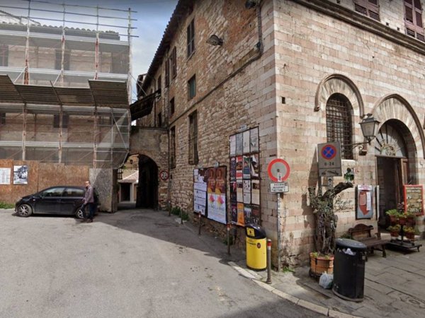 locale commerciale in affitto a Perugia in zona Elce