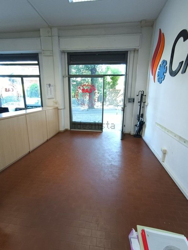 locale commerciale in affitto a Perugia in zona Filosofi