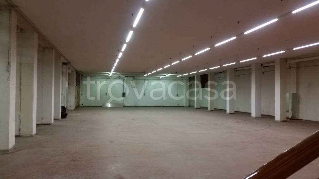 locale commerciale in affitto a Perugia in zona Ponte San Giovanni