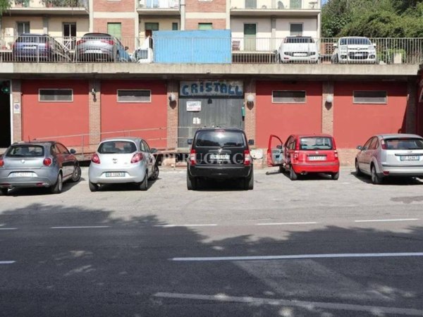 negozio in affitto a Perugia in zona Elce