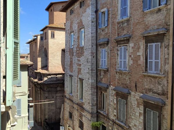 locale di sgombero in affitto a Perugia in zona Elce