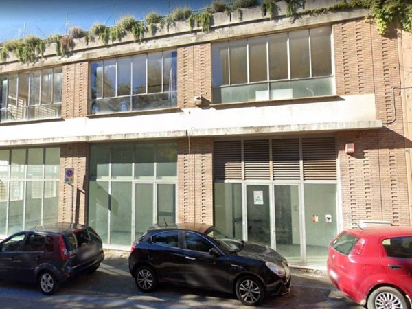 negozio in affitto a Perugia in zona Elce