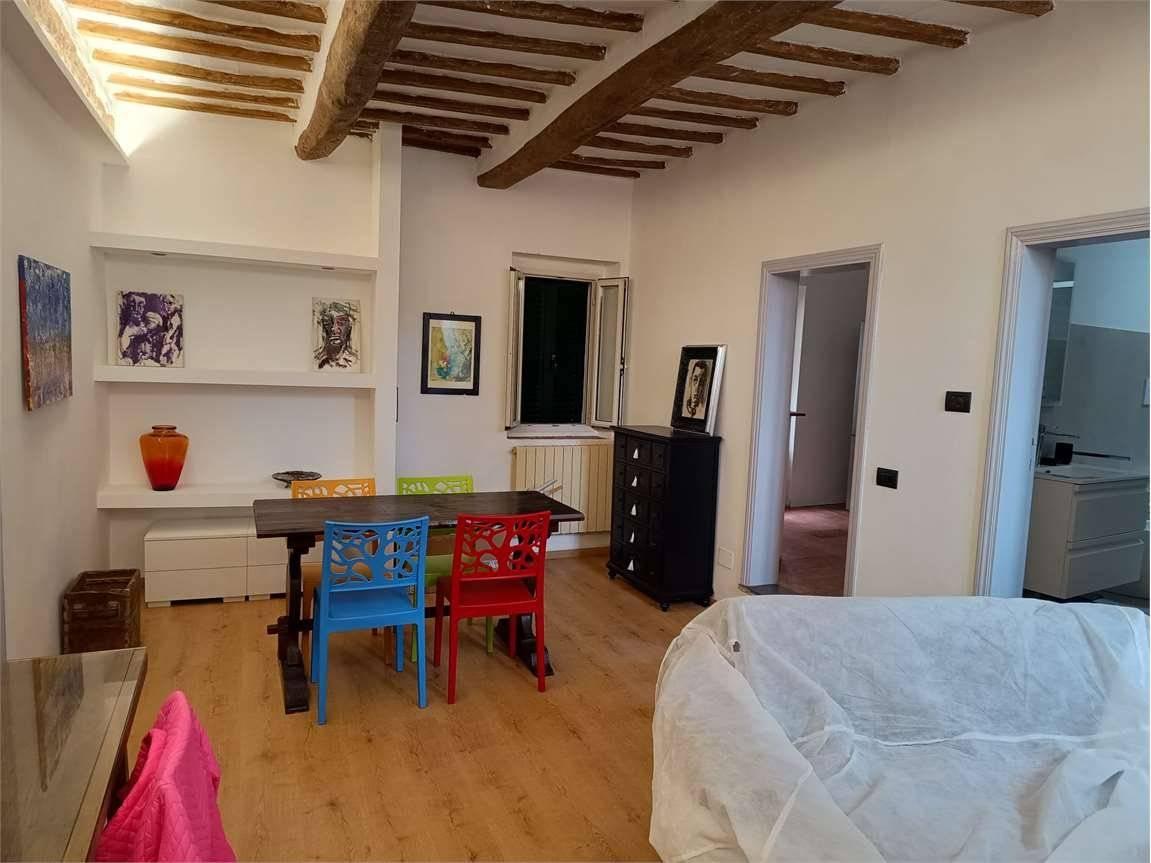 negozio in affitto a Perugia in zona Centro Città