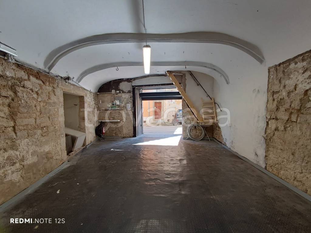 locale di sgombero in affitto a Perugia in zona Centro Città