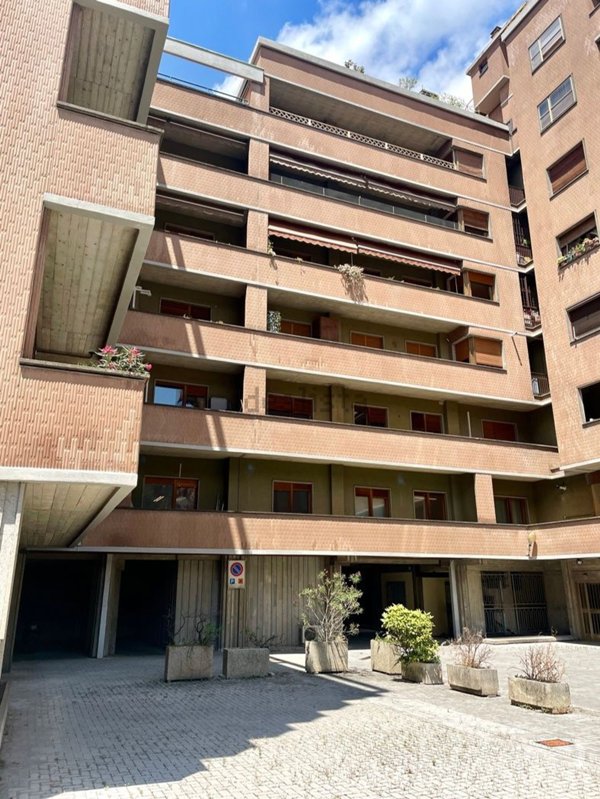 locale commerciale in affitto a Perugia in zona XX Settembre