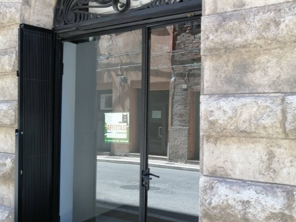 negozio in affitto a Perugia in zona Elce