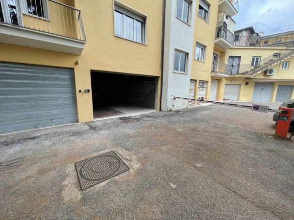 locale commerciale in affitto a Perugia in zona Elce