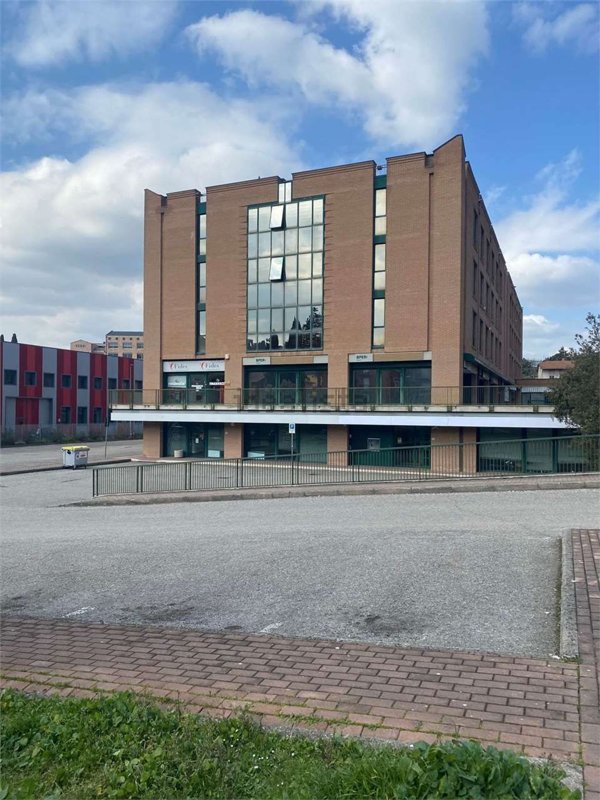 ufficio in affitto a Perugia in zona Prepo