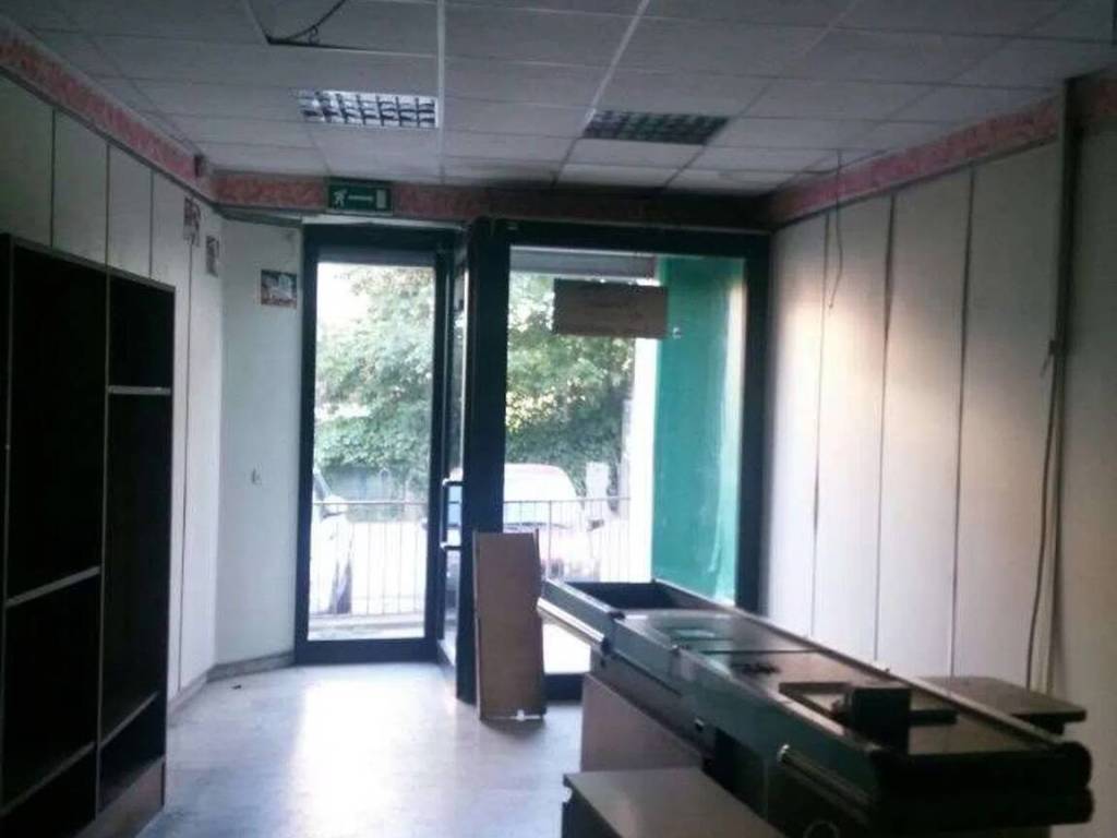 negozio in affitto a Perugia in zona Monteluce