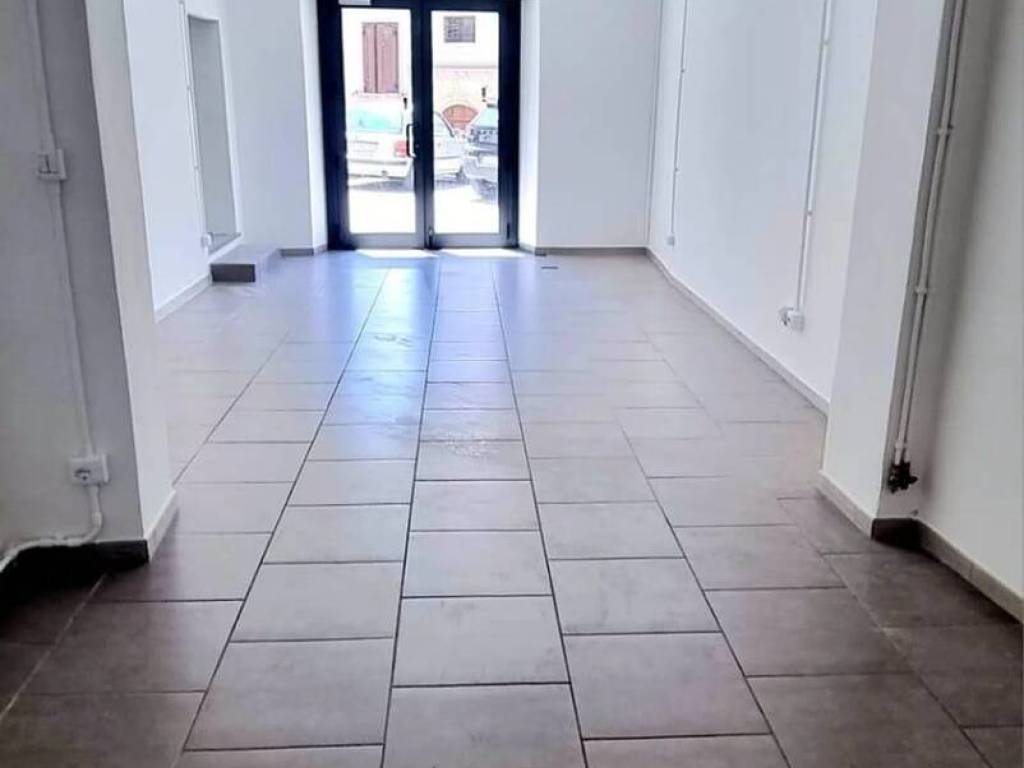 negozio in affitto a Perugia in zona Elce