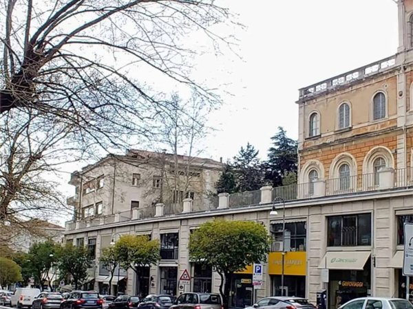 negozio in affitto a Perugia in zona Elce