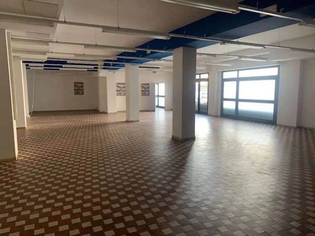 negozio in affitto a Perugia in zona Stazione