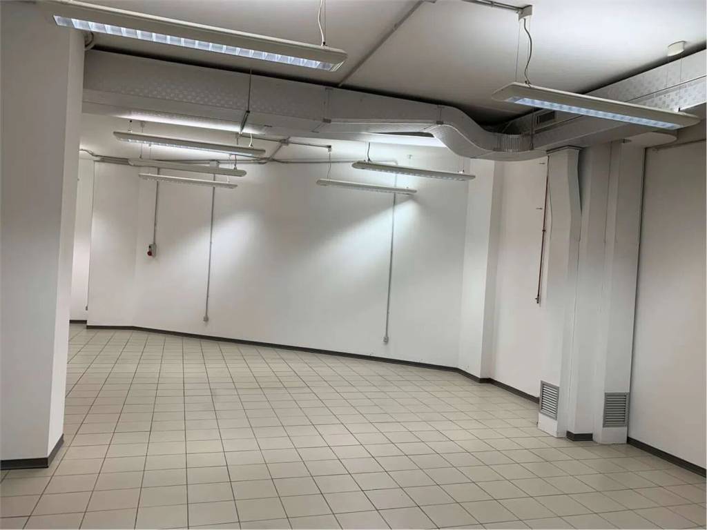 locale commerciale in affitto a Perugia in zona Elce